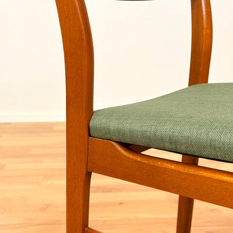 Danish set of 4 dining chairs "model 219" in teak & beech by Farstrup