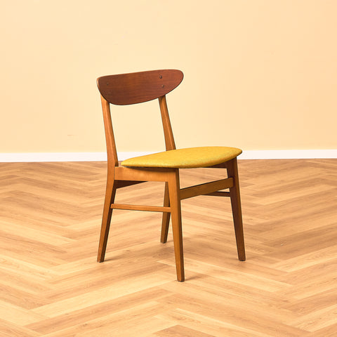 Matstolar i teak och bok av Farstrup, modell 210