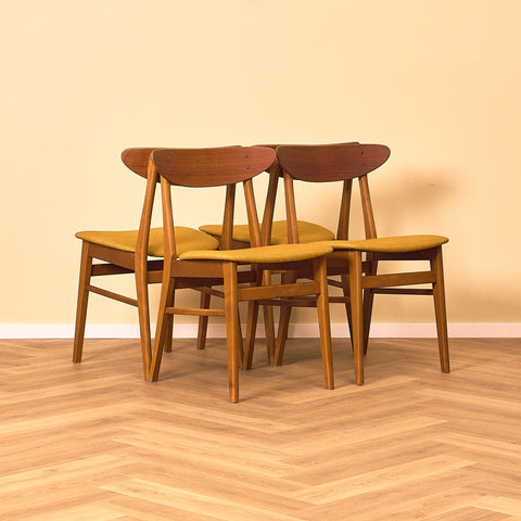 Matstolar i teak och bok av Farstrup, modell 210