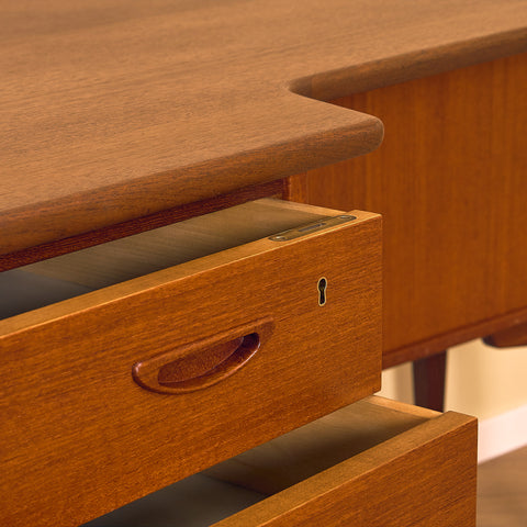 Swedish writing desk in teak by Lelångs Möbelfabrik, Bengtsfors