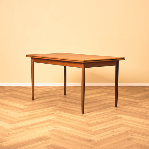 Danish dining table in teak