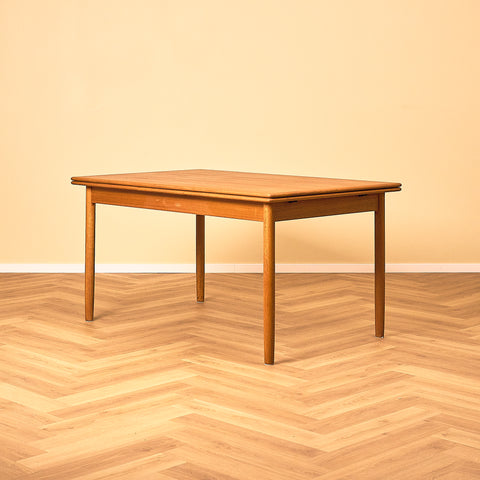 Danish dining table in teak