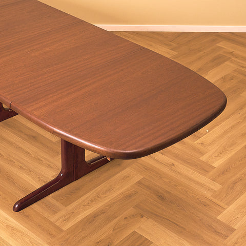 Danish dining table in mahogany by Skovby