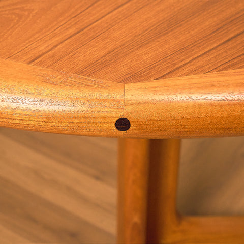 Danish round dining table in teak by D-Scan