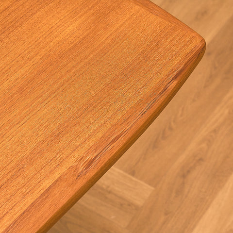 Svenskt rektangulärt matbord i teak