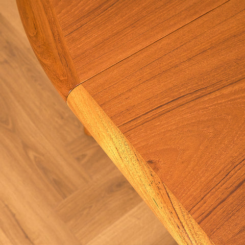 Danish round dining table in teak by D-Scan