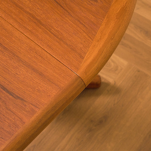 Danish round dining table in teak by D-Scan