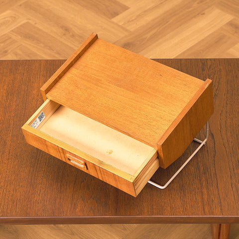 Svensk telefonhylla / sidobord i teak