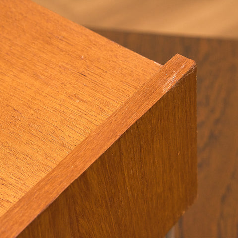 Svensk telefonhylla / sidobord i teak