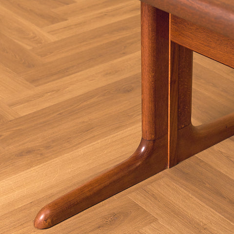 Danish dining table in mahogany by Skovby