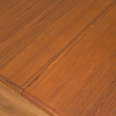 Danish oval dining table in mahogany by Skovby Møbelfabrik
