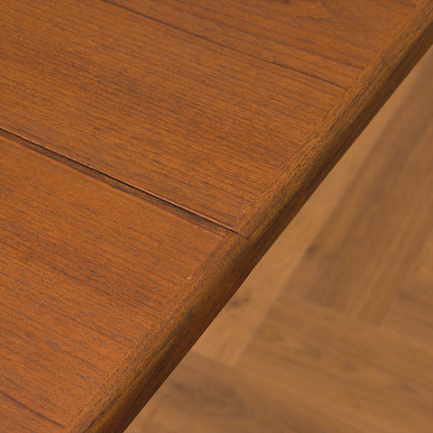 Danish oval dining table in mahogany by Skovby Møbelfabrik