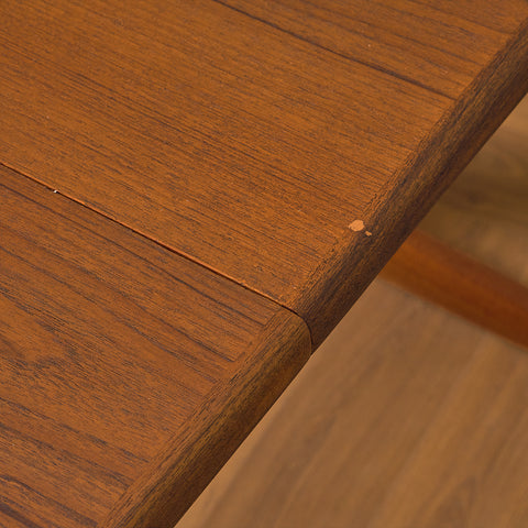 Danish oval dining table in mahogany by Skovby Møbelfabrik