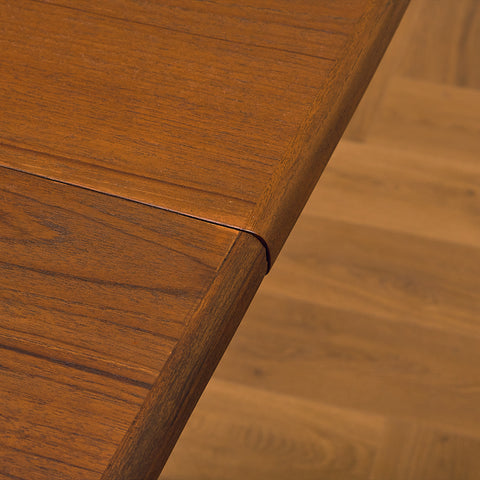 Danish oval dining table in mahogany by Skovby Møbelfabrik