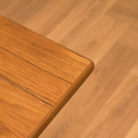 Danish dining table in teak