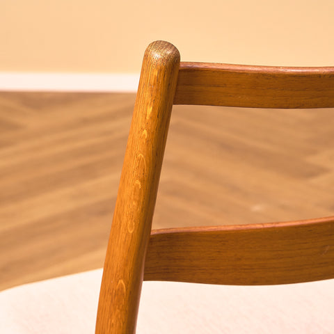 Swedish dining chair in oak