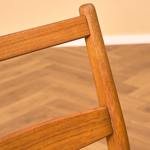 Swedish dining chair in oak