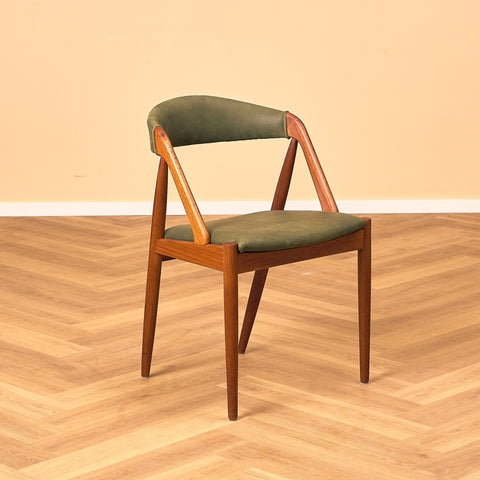 Danish dining chairs in teak, model 31 by Kai Kristiansen