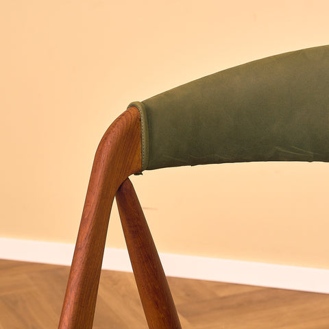 Danish dining chairs in teak, model 31 by Kai Kristiansen