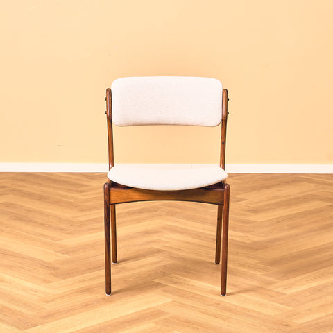 Danish dining chairs in Santos rosewood by Erik Buch for Oddense Maskinsnedkeri, model OD49