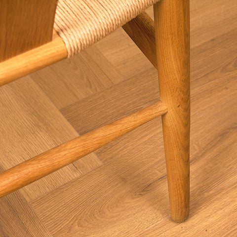 Danskt set med 4 matstolar modell CH24 från Hans J. Wegner för Carl Hansen & Son