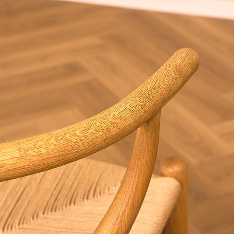 Danskt set med 4 matstolar modell CH24 från Hans J. Wegner för Carl Hansen & Son