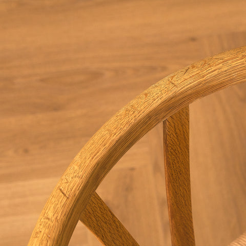 Danskt set med 4 matstolar modell CH24 från Hans J. Wegner för Carl Hansen & Son