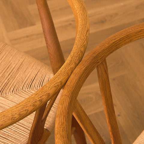 Danskt set med 4 matstolar modell CH24 från Hans J. Wegner för Carl Hansen & Son