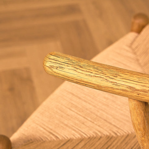 Danskt set med 4 matstolar modell CH24 från Hans J. Wegner för Carl Hansen & Son