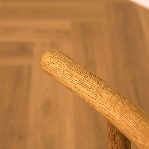 Danskt set med 4 matstolar modell CH24 från Hans J. Wegner för Carl Hansen & Son