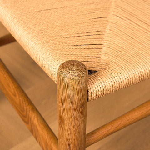 Danskt set med 4 matstolar modell CH24 från Hans J. Wegner för Carl Hansen & Son