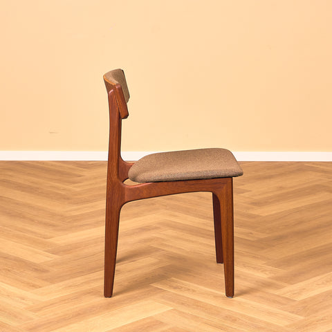 Danish dining chairs in teak, model 'Stol nr 4', by Thorsø Stole- och Møbelfabrik