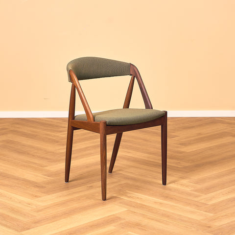 Danish dining chairs in walnut, model 31 by Kai Kristiansen