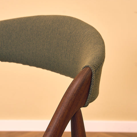 Danish dining chairs in walnut, model 31 by Kai Kristiansen