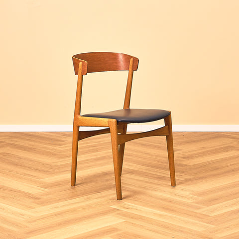 Danish set of 4 dining chairs in teak and oak