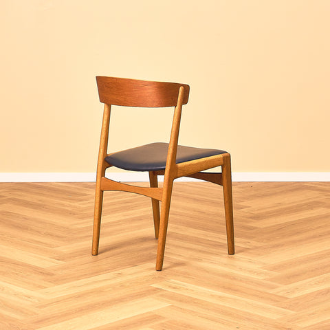 Danish set of 4 dining chairs in teak and oak