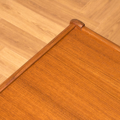 Danskt sidobord i teak från Fubro