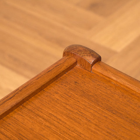 Danskt sidobord i teak från Fubro