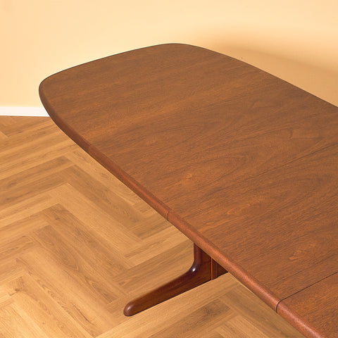 Danskt matbord i mahogny från Skovby