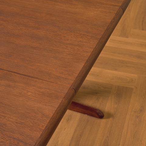Danish oval dining table in mahogany by Skovby Møbelfabrik