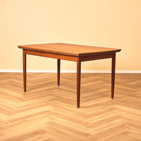 Danish dining table in teak