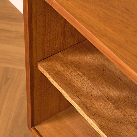 Svensk skänk i teak, modell 'London' från IKEA