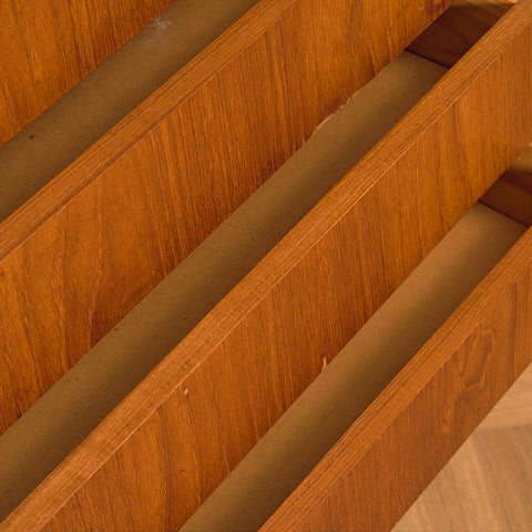 Svensk skänk i teak, modell 'London' från IKEA