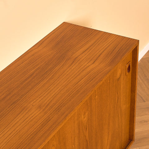 Dansk skänk i teak