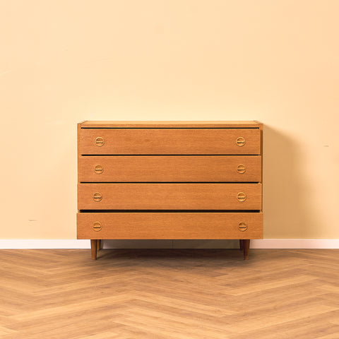 Danish chest of drawers in oak