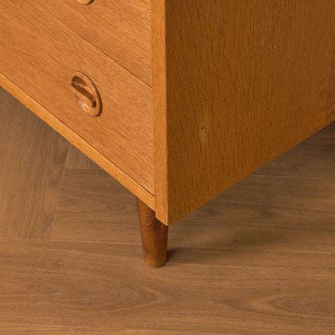 Danish chest of drawers in oak
