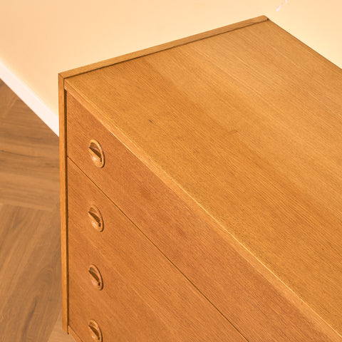 Danish chest of drawers in oak