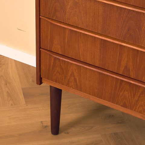 Danish chest of drawers in teak