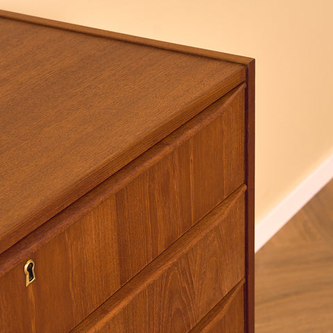Danish chest of drawers in teak