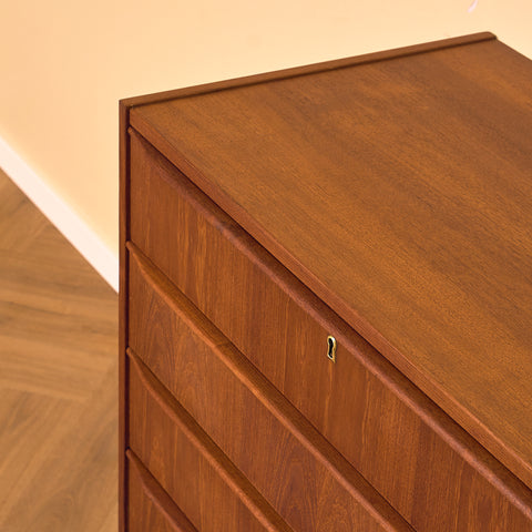 Danish chest of drawers in teak